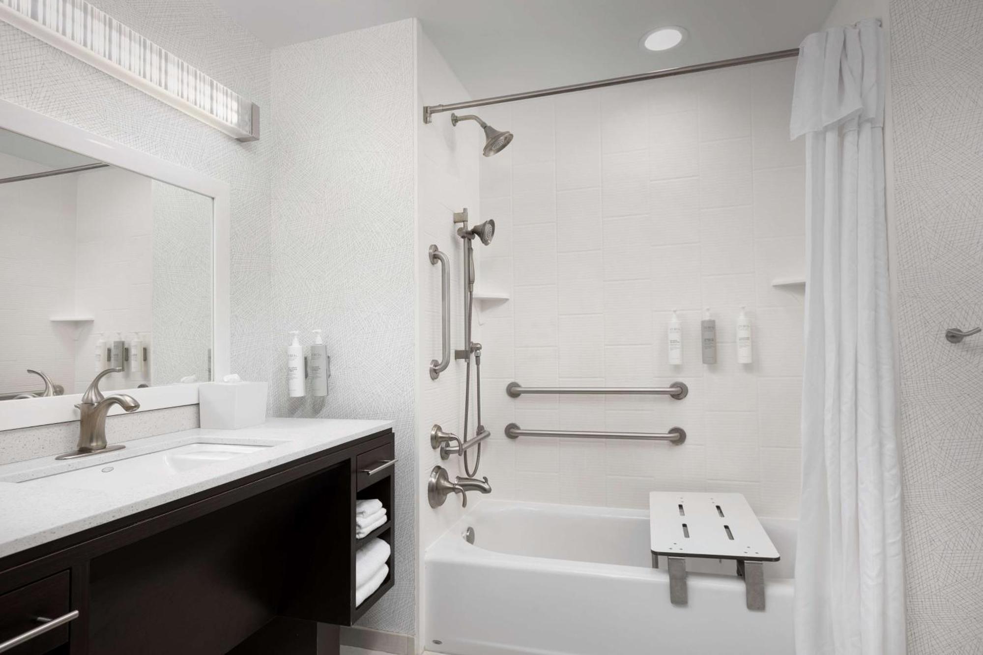 Hotel Home2 By Hilton West