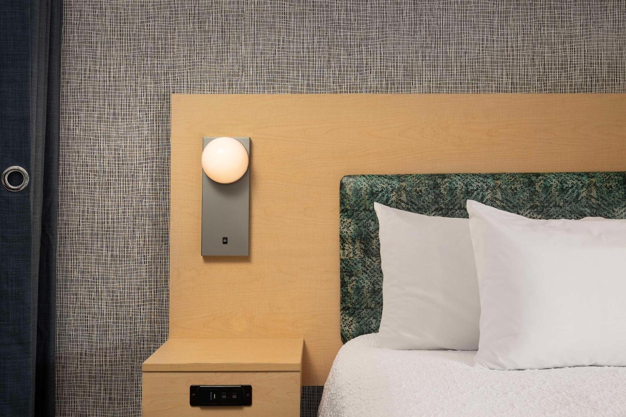 Home2 By Hilton West 3*
