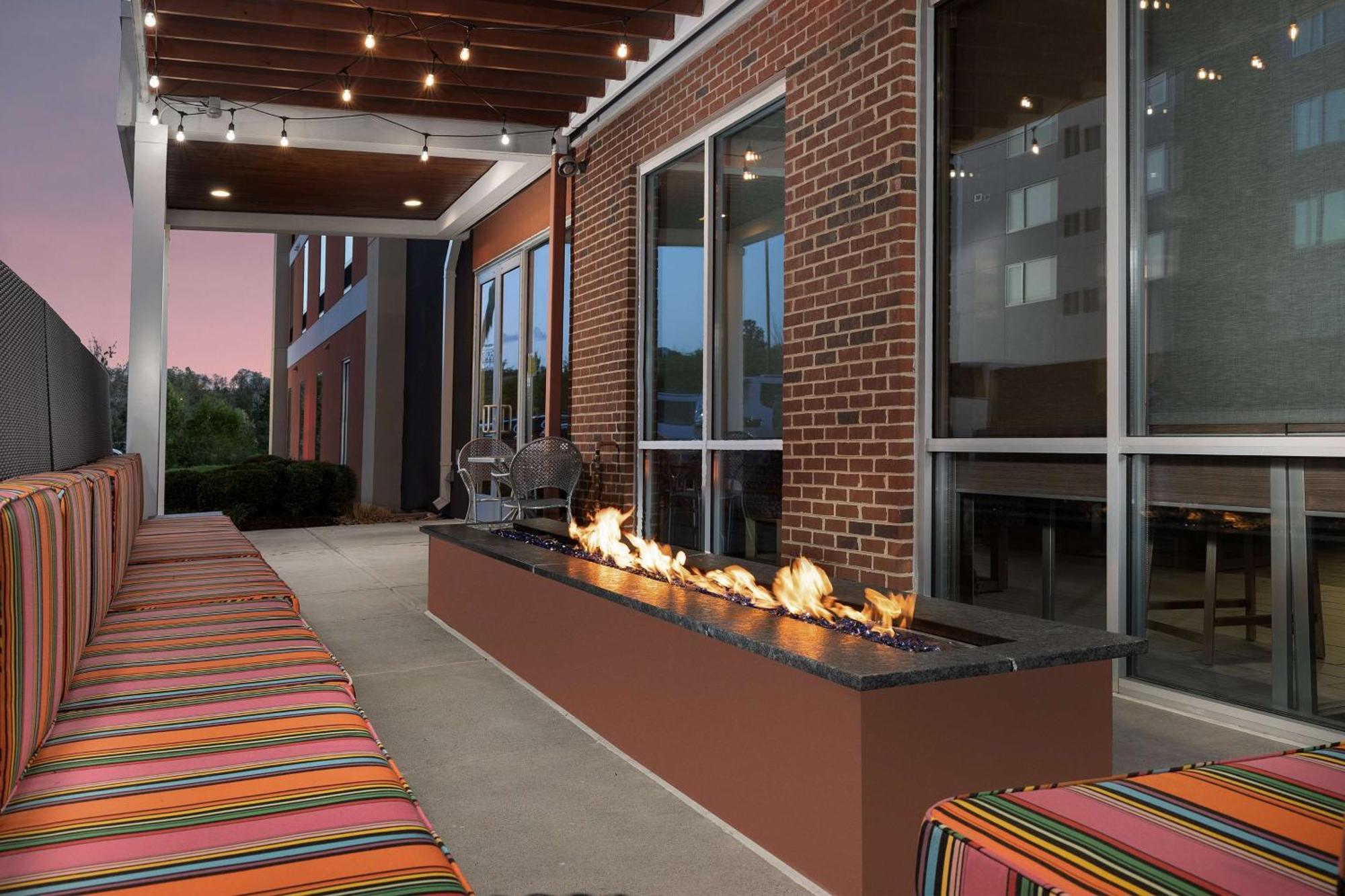 Home2 By Hilton West